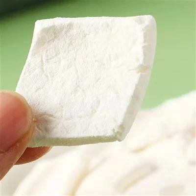Freeze-Dried Coconut Pieces